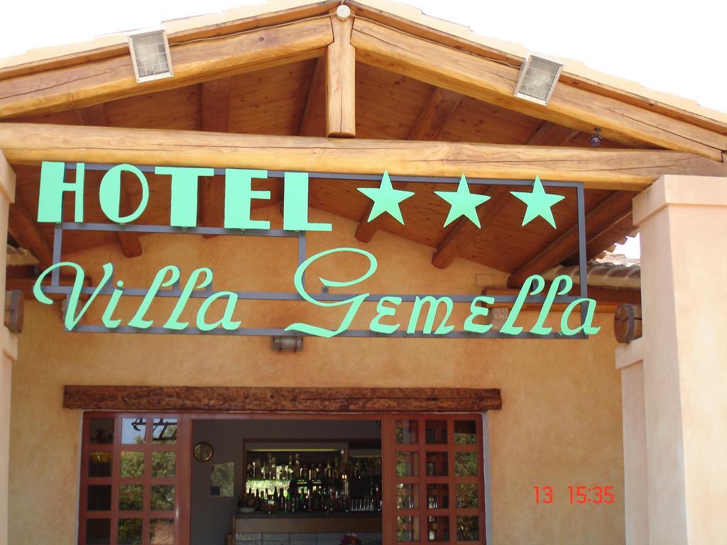 Hotel Villa Gemella Baja Sardinia Exterior foto